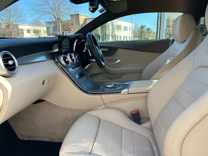 Mercedes-Benz C-Class 2022