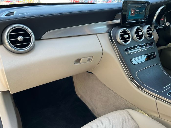 Mercedes-Benz C-Class 2022
