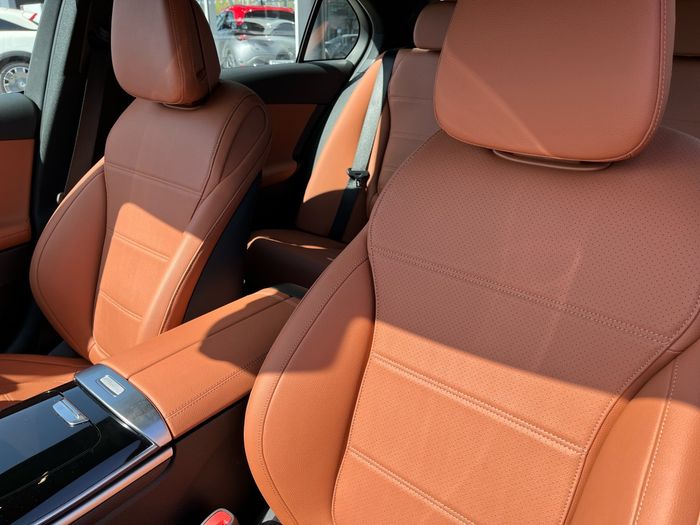 Mercedes-Benz C-Class 2024