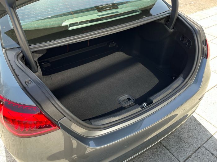 Mercedes-Benz C-Class 2024