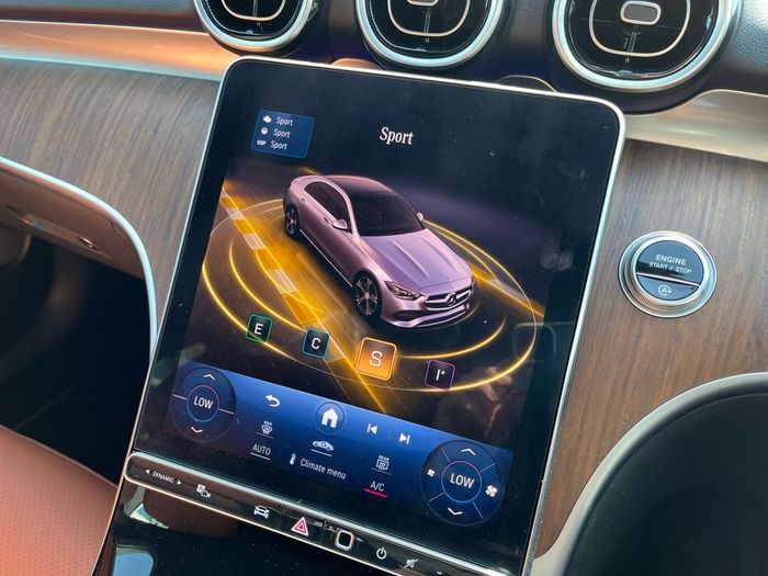 Mercedes-Benz C-Class 2024