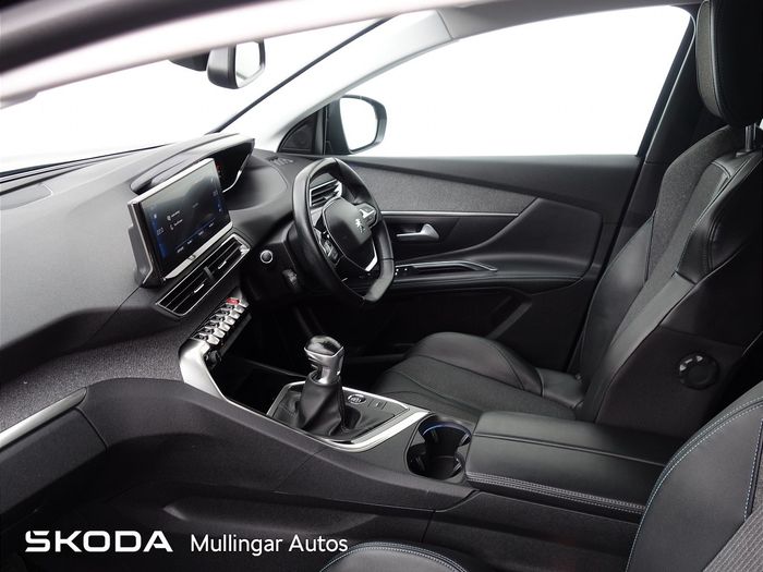 Peugeot 5008 2021