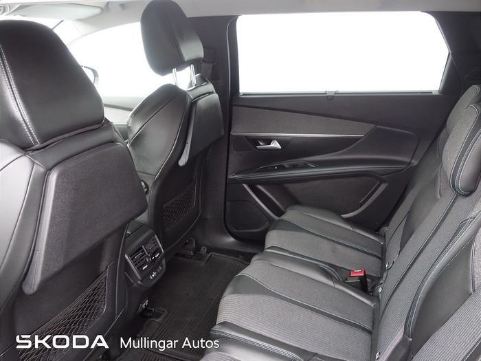 Peugeot 5008 2021