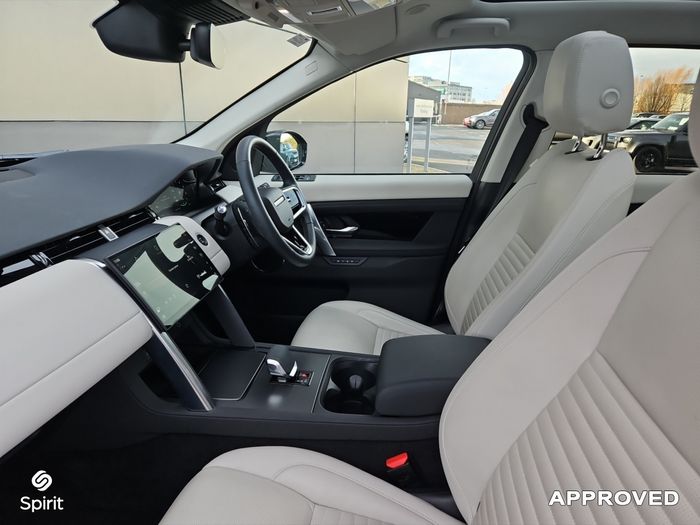 Land Rover Discovery Sport 2025