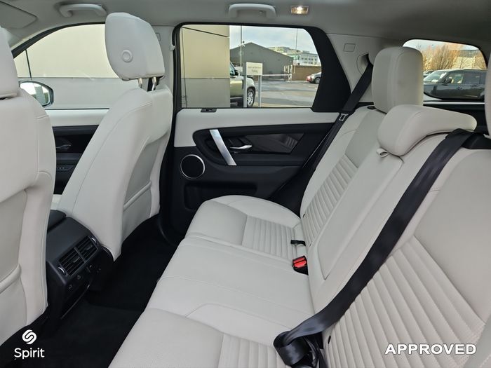 Land Rover Discovery Sport 2025