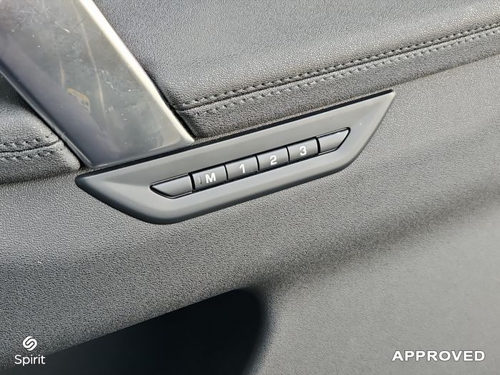 Land Rover Discovery Sport 2025