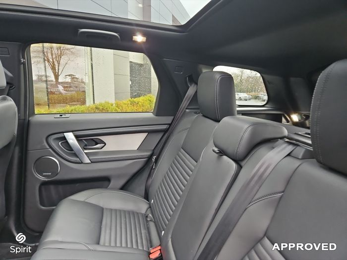 Land Rover Discovery Sport 2025