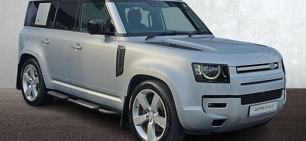 Land Rover Defender 2025