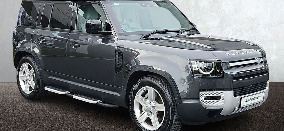 Land Rover Defender 2025