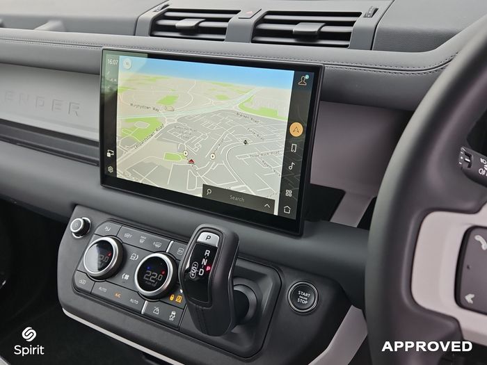 Land Rover Defender 2025