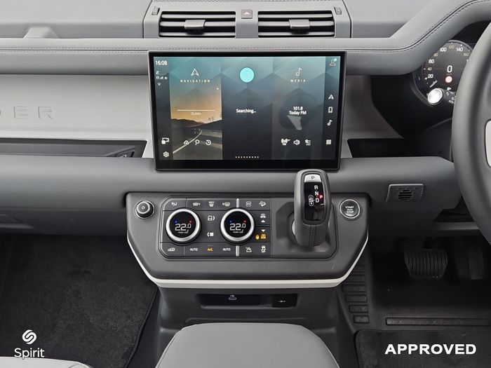 Land Rover Defender 2025