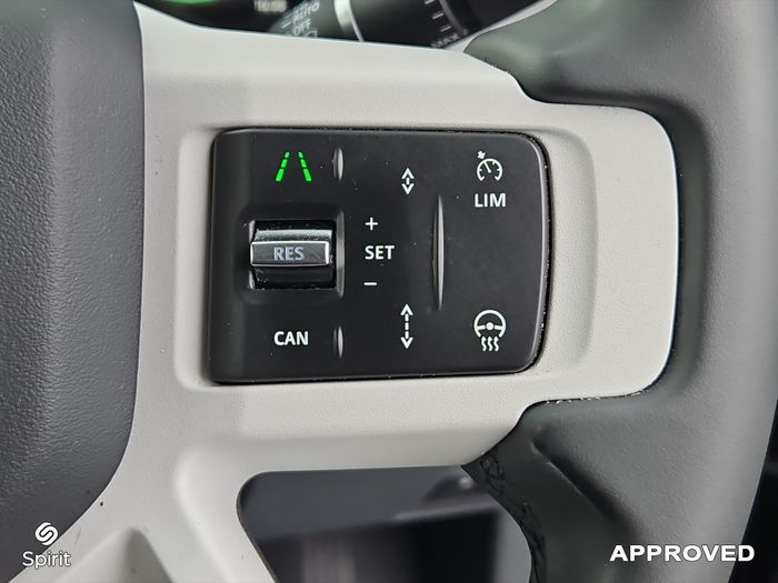 Land Rover Defender 2025