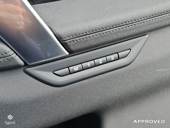 Land Rover Discovery Sport 2025