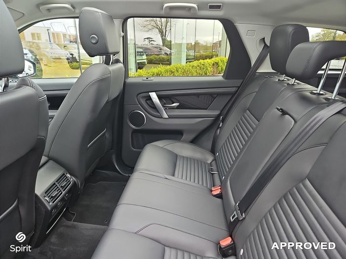 Land Rover Discovery Sport 2025
