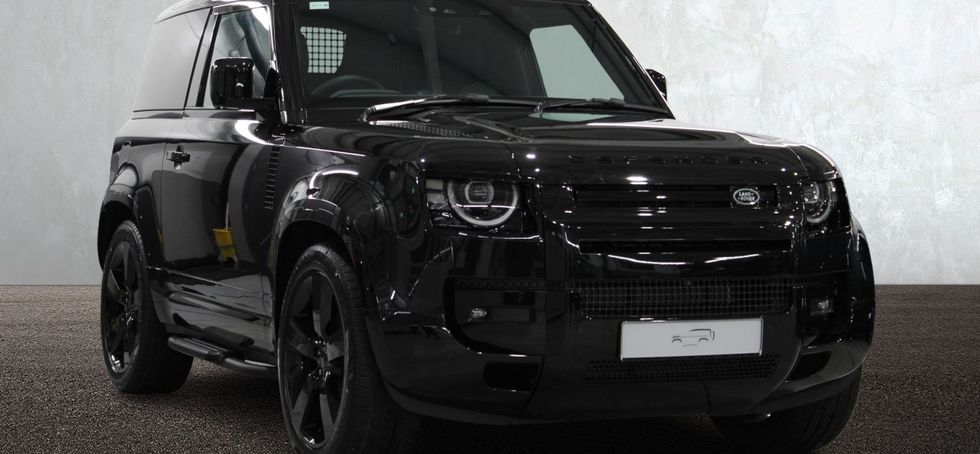 Land Rover Defender 2026