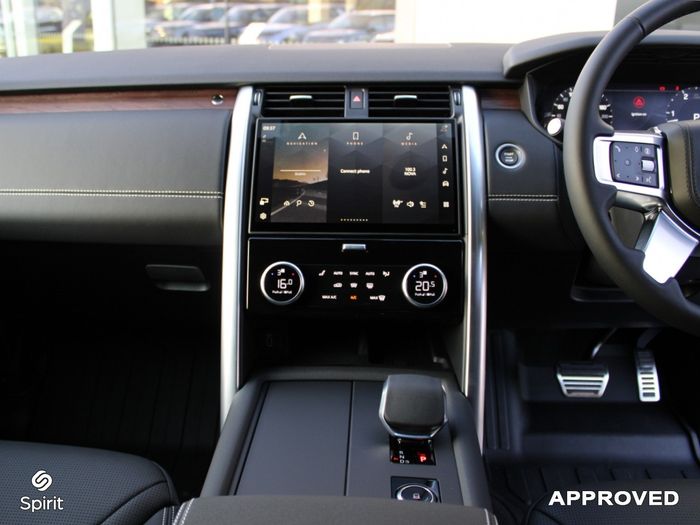 Land Rover Discovery 2026