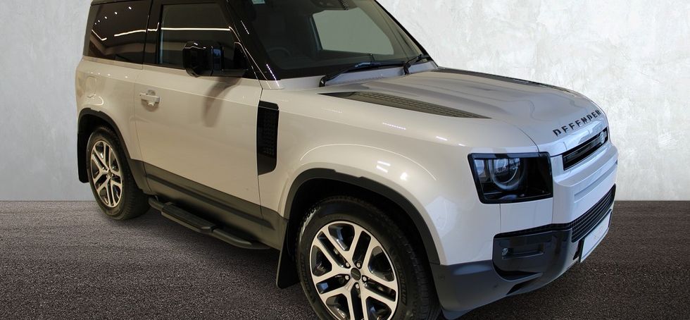 Land Rover Defender 2026