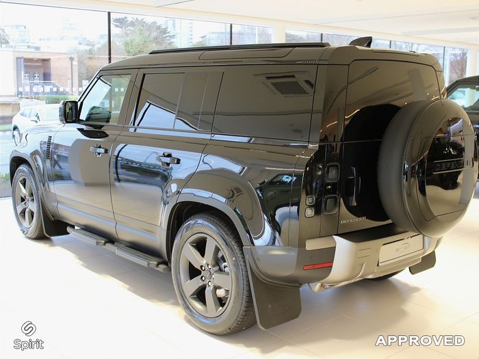 Land Rover Defender 2026