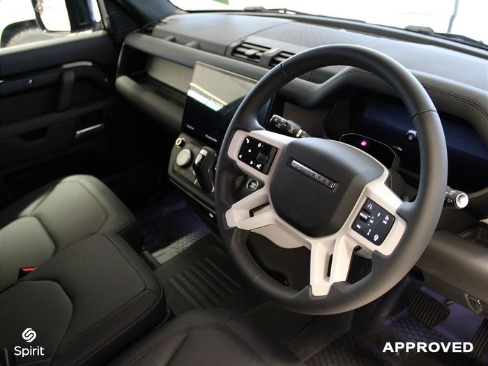 Land Rover Defender 2026