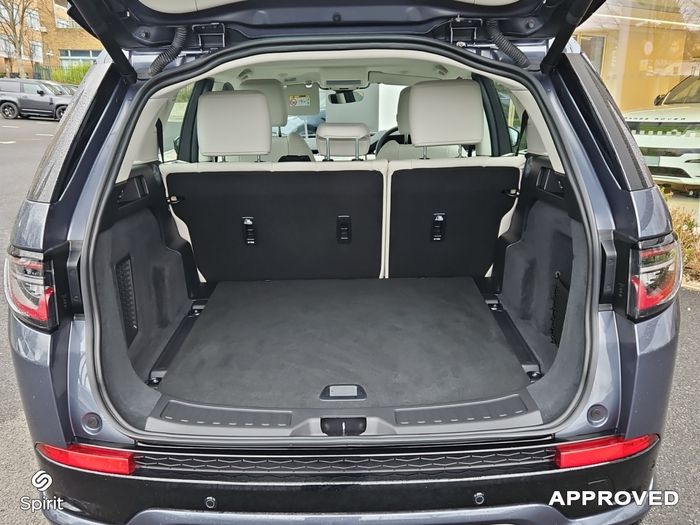 Land Rover Discovery Sport 2025