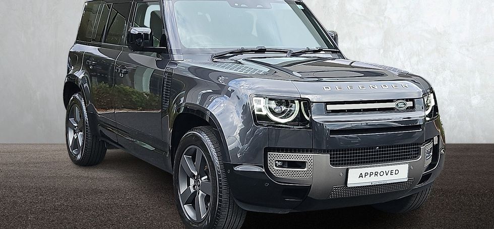 Land Rover Defender 2025