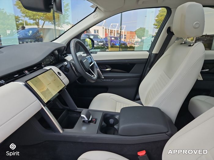 Land Rover Discovery Sport 2025
