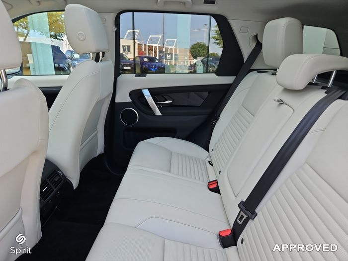 Land Rover Discovery Sport 2025