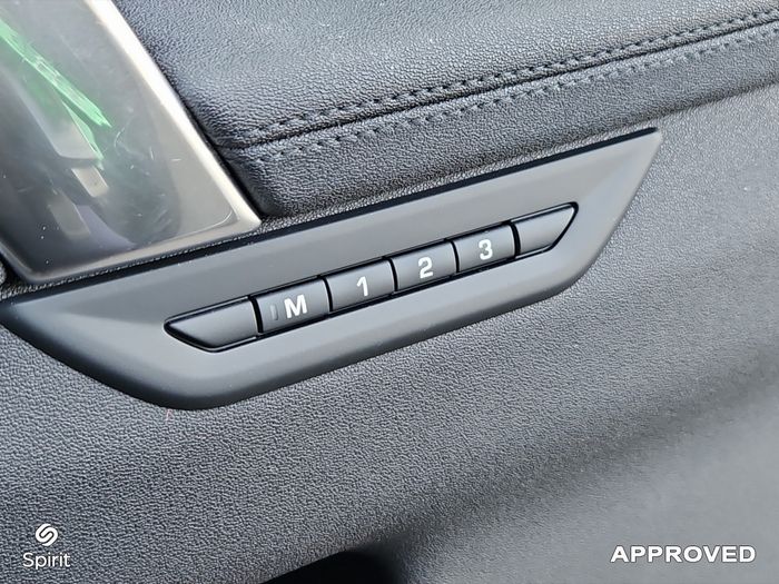 Land Rover Discovery Sport 2025