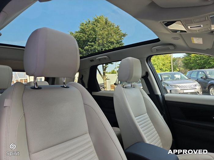 Land Rover Discovery Sport 2025