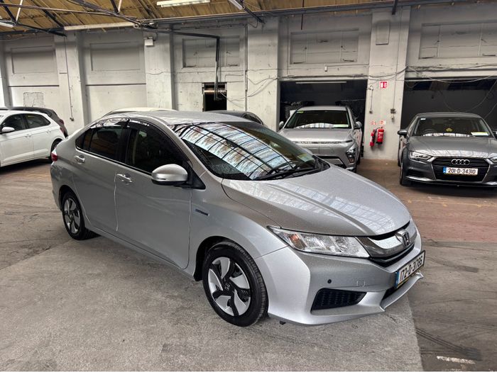 Honda Grace 2017