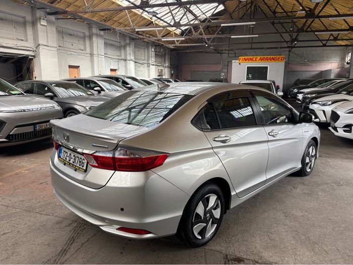 Honda Grace 2017