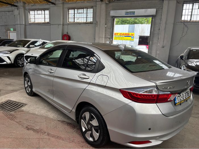 Honda Grace 2017