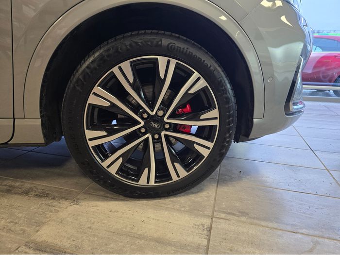Ford Kuga 2025