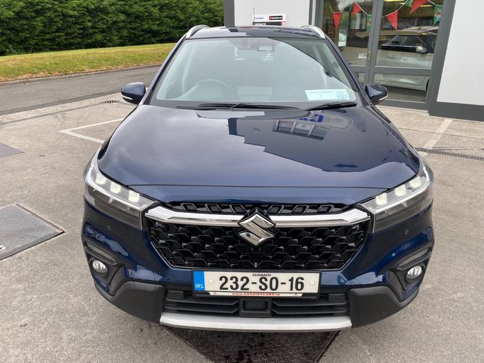 Suzuki S-CROSS 2023