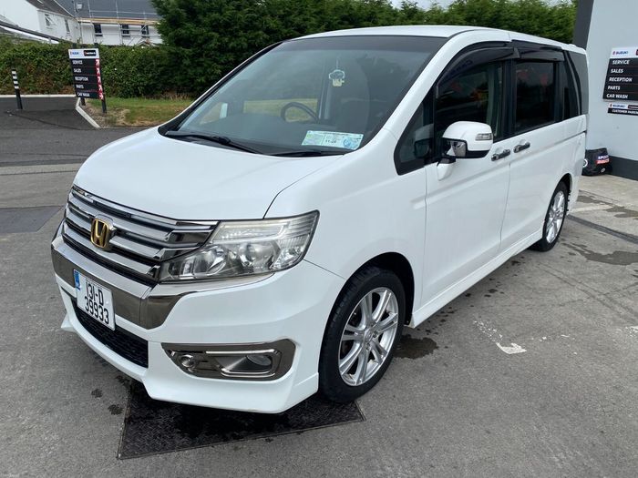 Honda Stepwagon 2013
