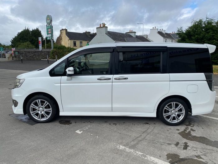Honda Stepwagon 2013