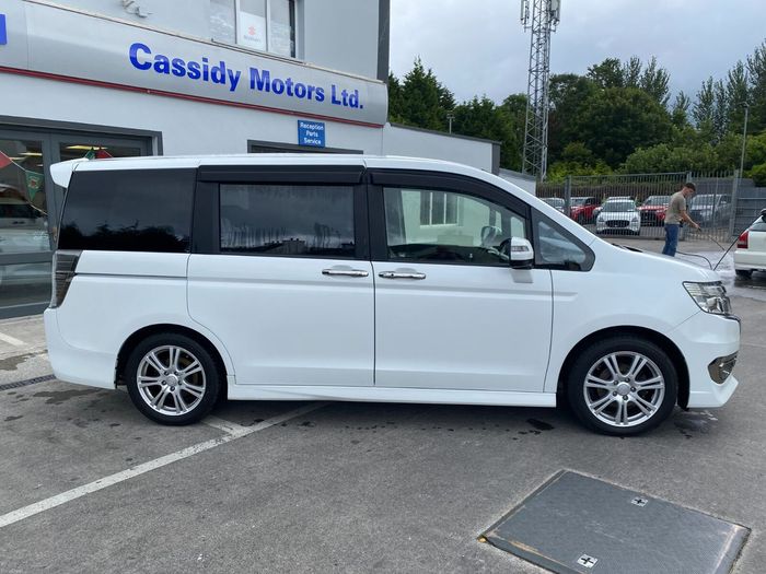 Honda Stepwagon 2013