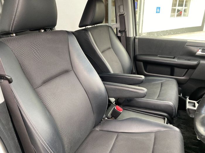 Honda Stepwagon 2013