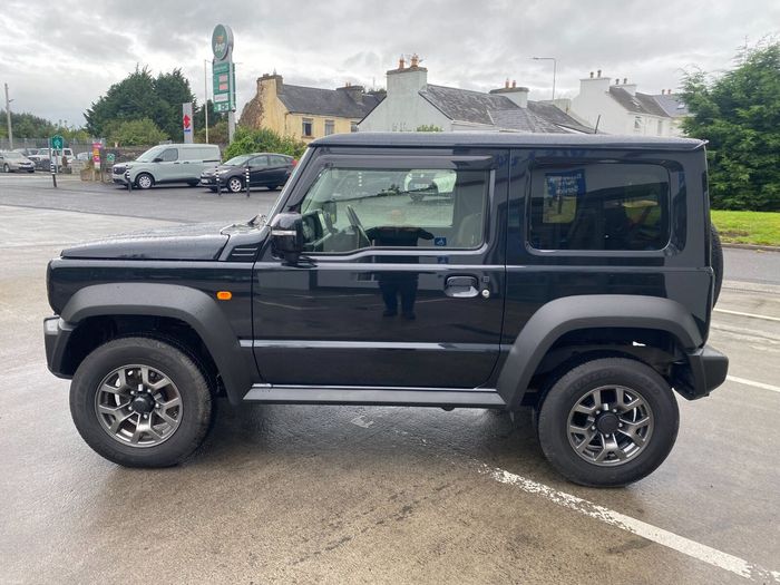 Suzuki Jimny 2025