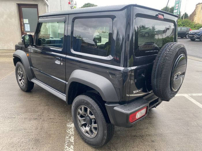 Suzuki Jimny 2025