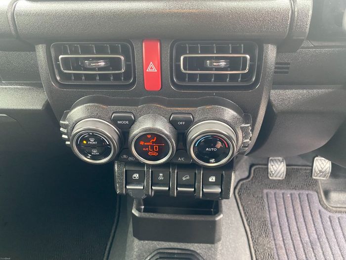 Suzuki Jimny 2025