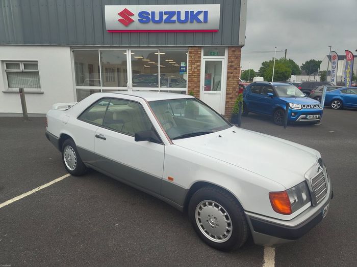 Mercedes-Benz 300 1988