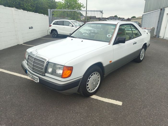 Mercedes-Benz 300 1988