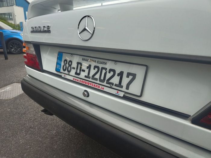 Mercedes-Benz 300 1988