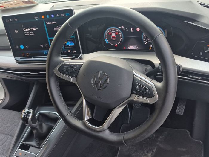 Volkswagen Golf 2025
