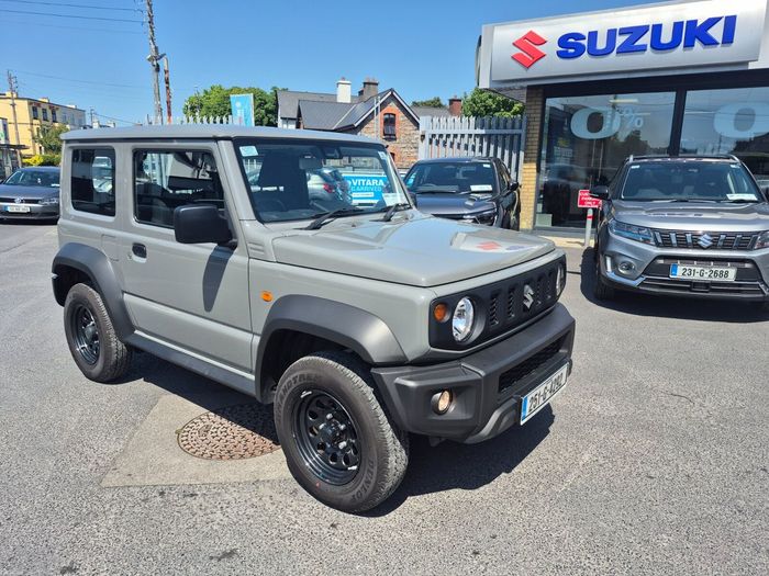 Suzuki Jimny 2025