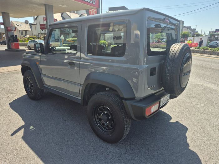 Suzuki Jimny 2025
