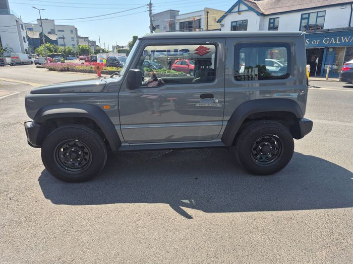 Suzuki Jimny 2025