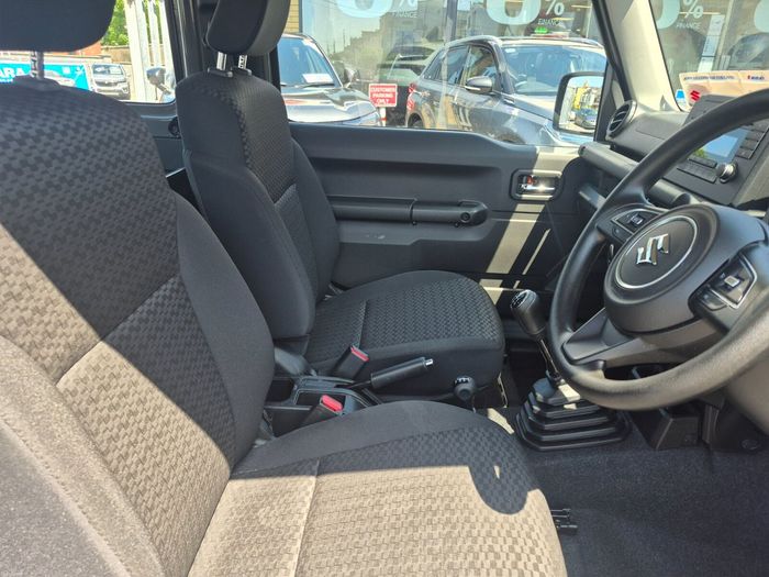 Suzuki Jimny 2025