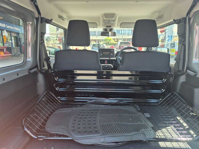 Suzuki Jimny 2025